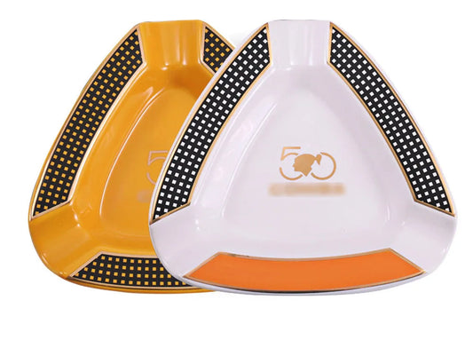 Cendrier triangulaire en céramique Nexima